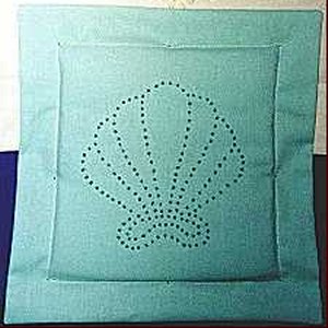 Basic candlewick cushion